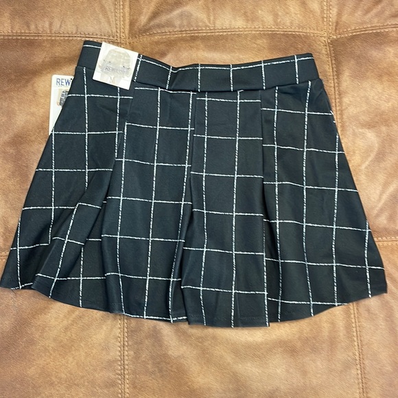 Rewash, pleated black, white checkered skirt, size medium - Picture 3 of 3